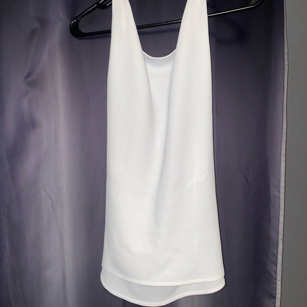 SOLD ELSEWHERE ✨2/$25✨ Babaton White Low Back Halter Top